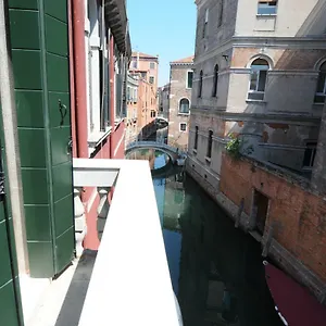 Sunny Canal A/c Wifi Appartement